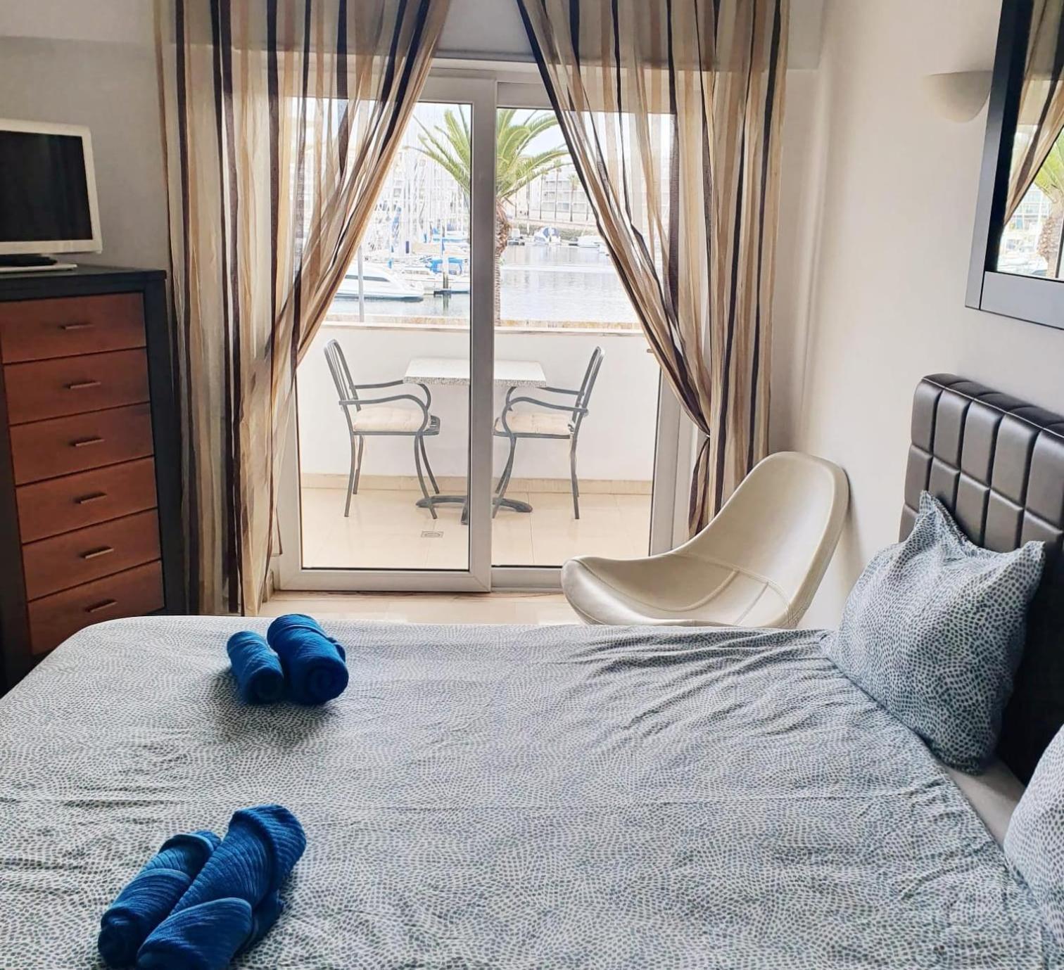 Lagos Marina View Apartment Near Beaches And Shops Exterior photo